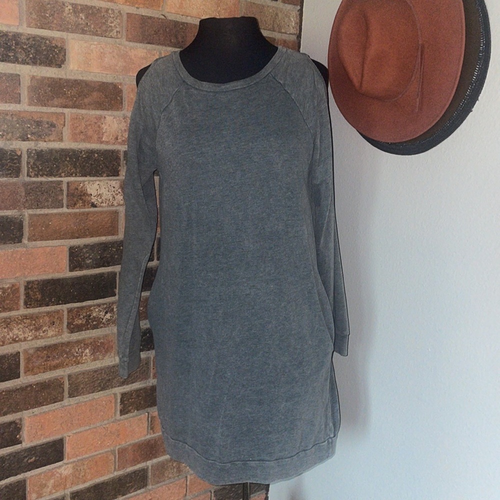Umgee Charcoal‎ Peek-A-Boo Top